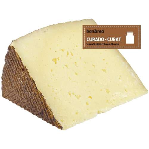 Queso Mezcla Curado 330g - Ripened mixed cheese BBD: 06/06/2022