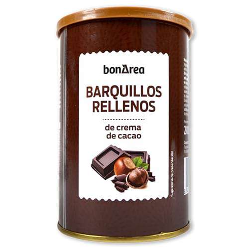 Mit Haselnusscreme gefüllte Waffelröllchen Mit Haselnusscreme gefüllte Waffelröllchen